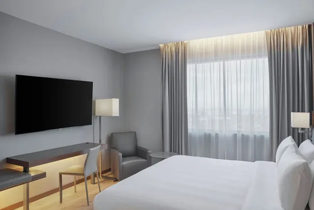 غرفة بسرير كينج بإطلالة على المدينة، Ac Hotel By Marriott Saltillo 3/9