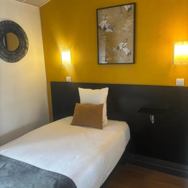 غرفة مفردة، Hotel de Normandie 4/12