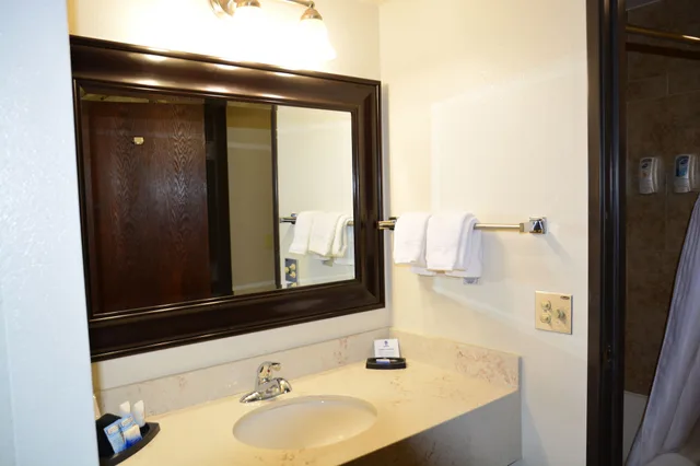 غرفة قياسية بسريرين كوين، Best Western Red Hills 9/10