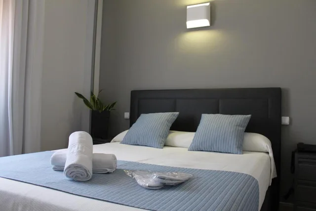 Standard, Double Bed, Barajas Plaza 1/4
