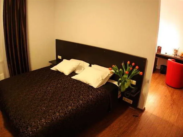 غرفة قياسية رباعية، Primo Hotel 1/1