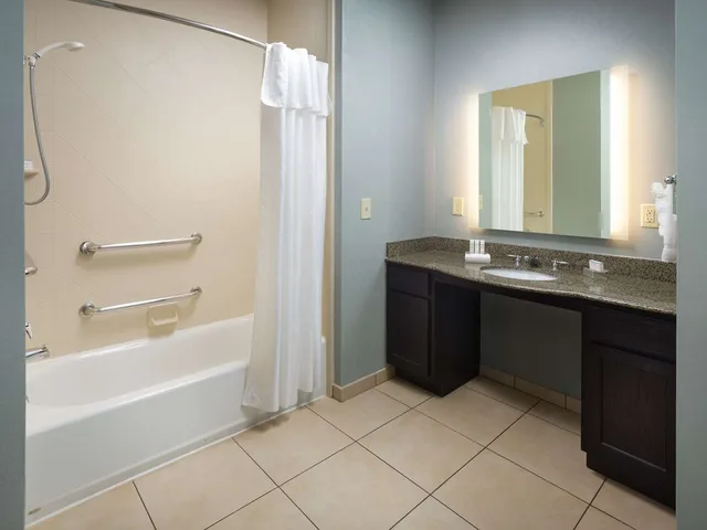 Room, King Bed, Bathtub, Accessible, Homewood Suites by Hilton Atlanta NW Kennesaw Town Ctr 2/2