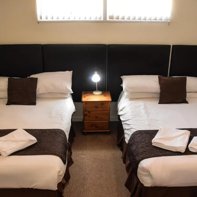 غرفة رباعية بحوض استحمام، Stuart Hotel 7/10