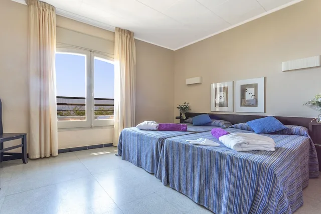 غرفة كلاسيكية ثلاثية بثلاثة أسرّة، 30 Degrees Hotel Espanya 1/3