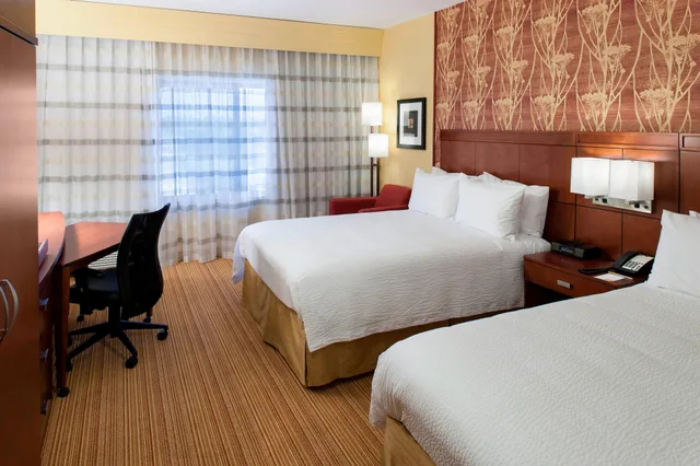 غرفة بسريرين كوين، Courtyard by Marriott Houston NASA/Clear Lake 3/5