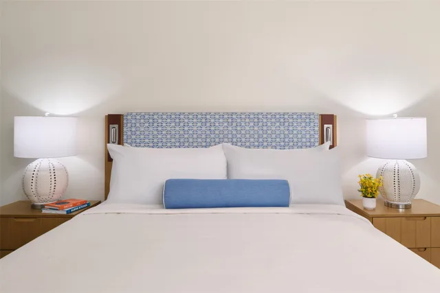 Signature, Club, King Bed, Pool and Ocean View, OUTRIGGER Kauai Beach Resort & Spa 3/5
