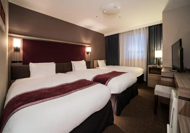 غرفة ثلاثية بسريرين منفصلين مع سرير إضافي للمدخنين، Daiwa Roynet Hotel Sapporo Susukino 2/4