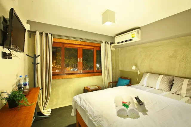 غرفة ديلوكس بسرير مزدوج، Chic Chiangkhan Hotel 1/2