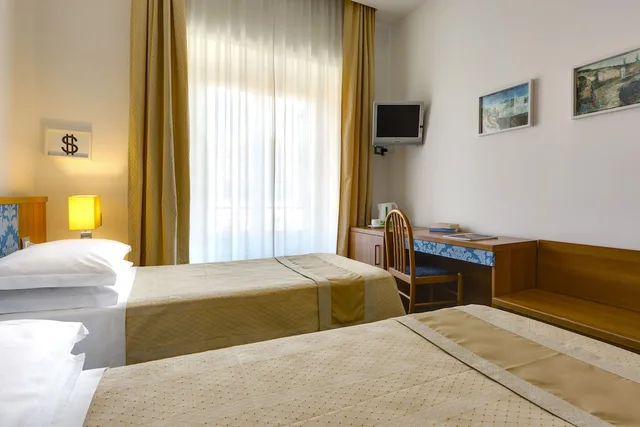 Room, Double Bed, Hotel Marcantonio Rome 1/8