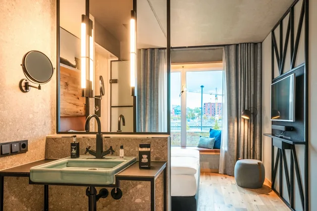 غرفة بسرير كينج بإطلالة على المرفأ، Me and All hotel Kiel, part of JdV by Hyatt 4/6