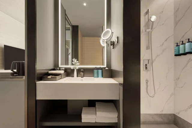 غرفة تنفيذية بسرير كينج مع أريكة، Novotel Yinchuan Lanxigu 7/7