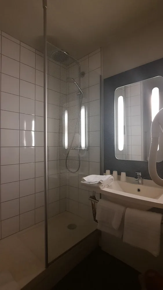 غرفة قياسية بسرير مزدوج، Ibis Roanne 9/9