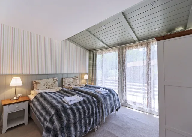 شقة بسريرين مزدوجين بغرفتي نوم مع أريكة، Mountain View Resort 3/5