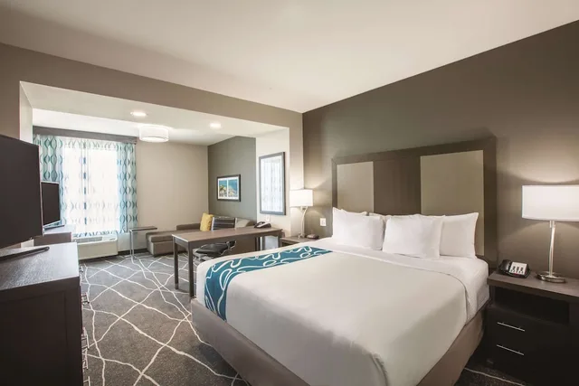 جناح ديلوكس بسرير كينج بإطلالة على المدينة، La Quinta Inn Stes By Wyndham Tulsa Broken Arrow 3/5