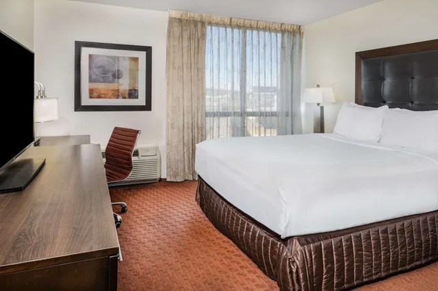 غرفة بسرير كوين، Wyndham Sacramento 1/6