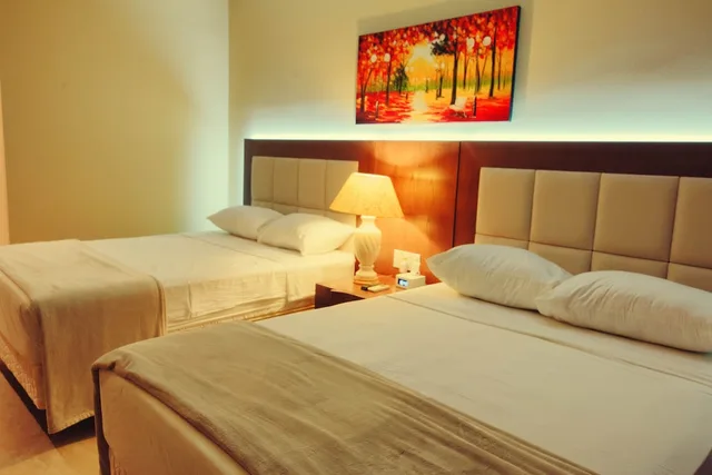 Executive, 2 Queen Beds, Ramada by Wyndham Princess Georgetown 4/6