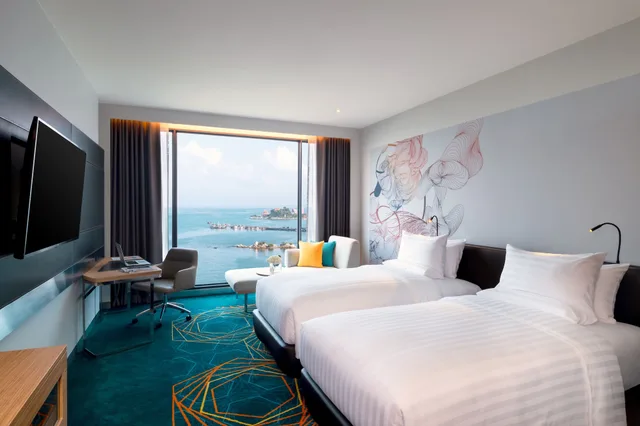 غرفة ديلوكس بسريرين منفصلين بإطلالة على البحر، Novotel Marina Sriracha 1/10