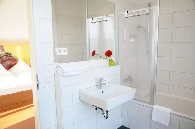 غرفة كومفورت بسرير مزدوج، H Hotel 4 Youth Berlin Mitte 7/10