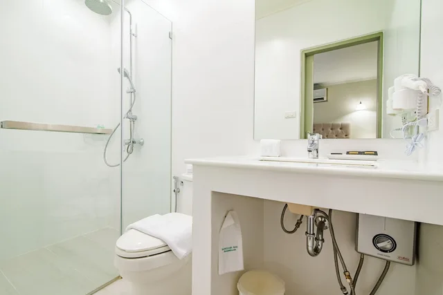 2 Bedrooms, Suite, 3 Queen Beds, Sea Front، Anantasila Beach Resort Hua Hin 8/9