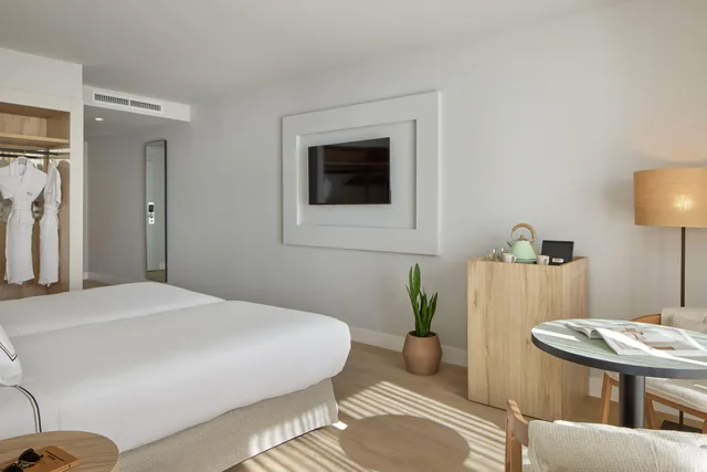 Supreme، Melia Lloret De Mar 8/10