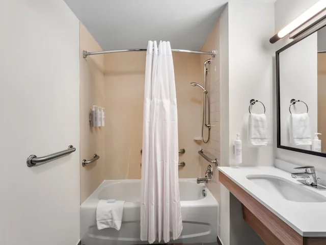 غرفة بسريرين كوين، Comfort Inn & Suites University South 3/5