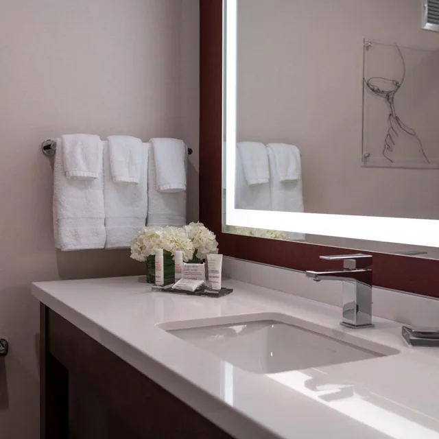 غرفة بسريرين مزدوجين بإطلالة على الحديقة، Napa Valley Marriott Hotel and Spa 14/15