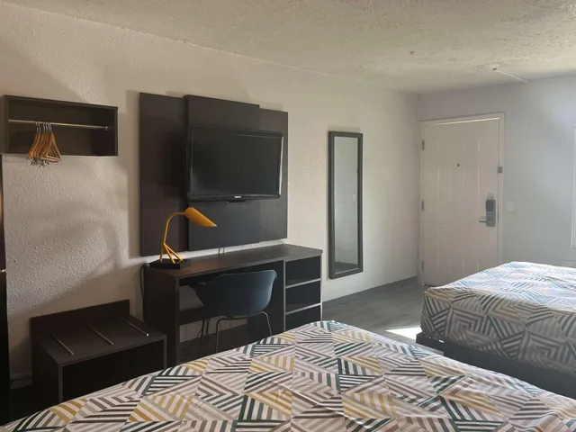 غرفة بسريرين كوين للمدخنين، Studio6 Lake Jackson, TX 9/9