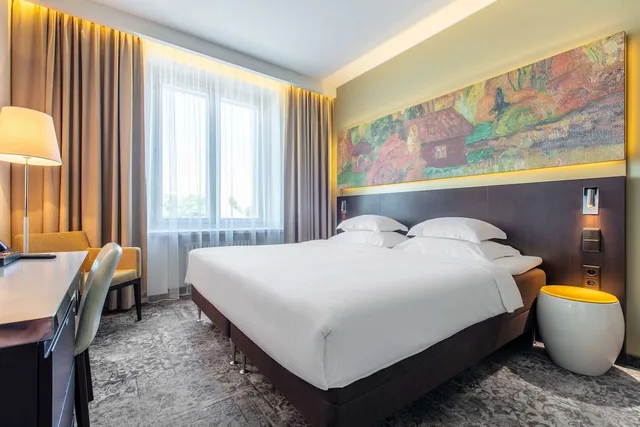 1 Bedroom, Standard, Queen Bed, Freedom Square View، Palace Hotel Tallinn, a member of Radisson Individuals 5/10