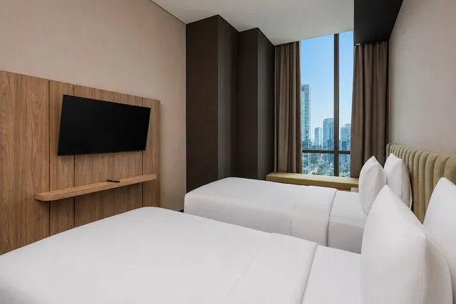جناح غراند بسرير كينج وسرير فردي بغرفتي نوم، Mangkuluhur Residences by Lorin 3/4