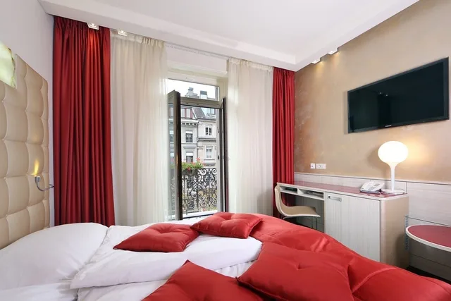 Top, Twin Beds, with View, Balcony، HOTEL ST GOTTHARD 1/8