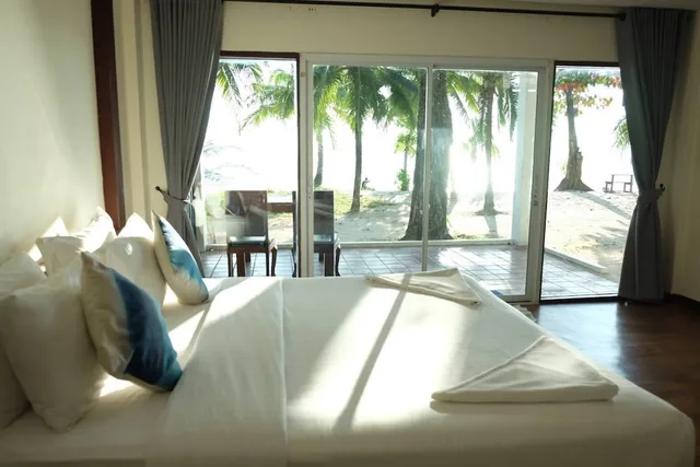 Standard, Double Bed, Beach Front, Ground Floor، Siam Beach Resort 2/5