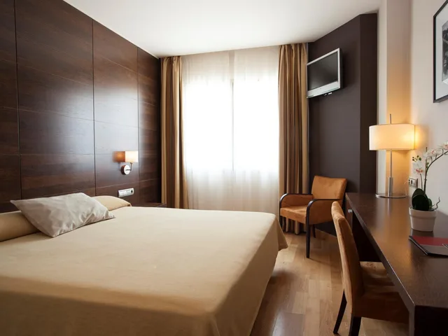 Room, Single, 2 Beds، Fc Villalba 1/1