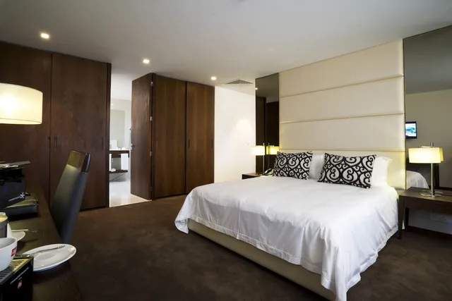 جناح بسرير كوين، Fiesta Residences 3/4
