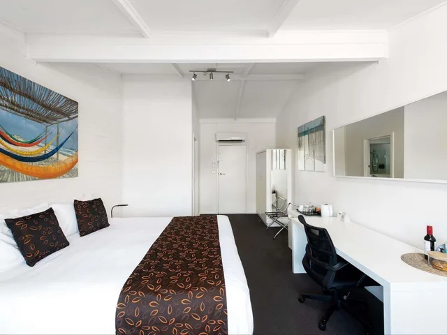 غرفة سوبيريور بسرير كينج وسرير كوين بإطلالة على المسبح، Mercure Kangaroo Island Lodge 7/8