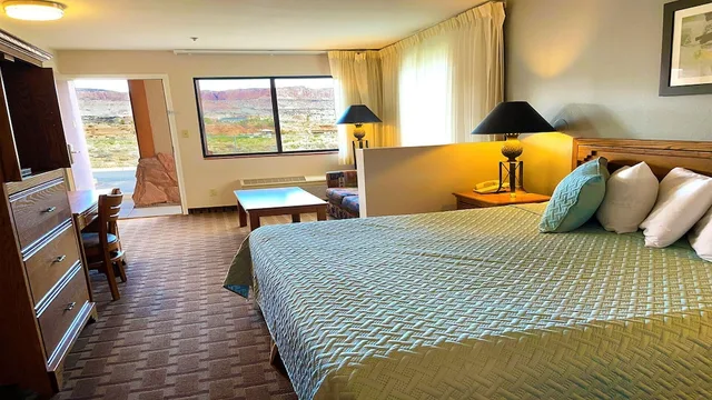 غرفة جونيور مفردة بسرير كينج مع أريكة، The Noor Hotel 2/5