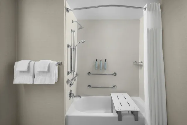 غرفة بسرير كينج، Courtyard Fort Lauderdale East Lauderdale By the Sea 3/3