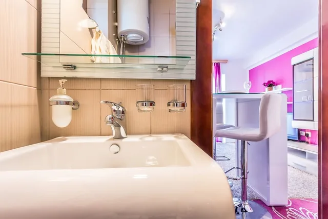 1 Bedroom, Premium, Apartment, Queen Bed, Sea View, 2 Bathrooms, Sofa، Villa Roses Apartments & Wellness 4/5