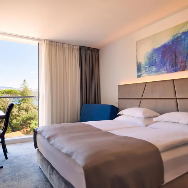 Superior, Family, Sea Side، Paris Hotel 8/10