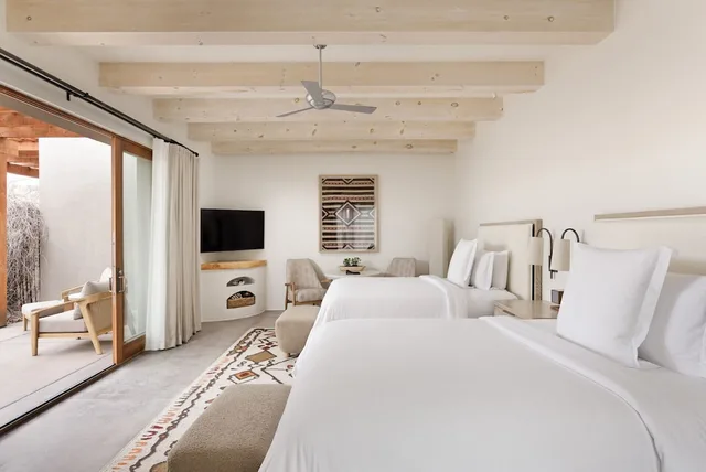 غرفة متصلة ديلوكس بسرير كينج وسريرين مزدوجين بغرفتي نوم، Four Seasons Resort Rancho Encantado Santa Fe 7/8