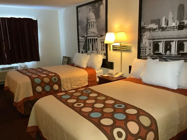 غرفة بسريرين مزدوجين للمدخنين، Super 8 By Wyndham Riverside/Kansas City 2/3