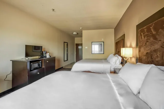Deluxe, Suite, Accessible, Holiday Inn Express Suites Beeville 1/10