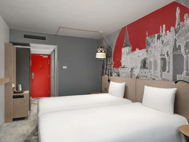 Castle, Superior, Double Bed, Sofa، Mercure Budapest Castle Hill 2/4