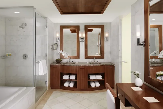2 Bedrooms, Harbor, Suite, 2 King Beds, 2 Sofa، The Reef Atlantis, Autograph Collection 2/2