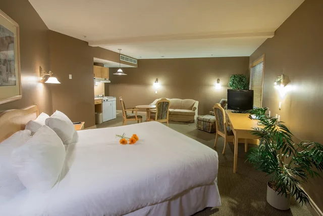 غرفة تنفيذية بسرير كينج، Podollan Inn Fort McMurray 3/7