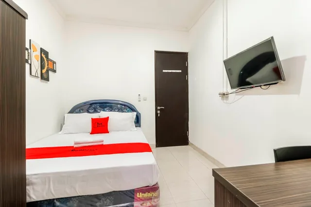 غرفة قياسية، Reddoorz Near Trisakti University 1/7