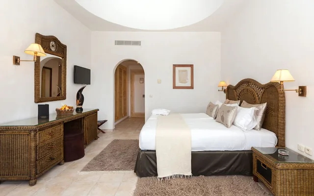 Room, Triple, 1 Double and 1 Single Bed, Africa Jade 1/3