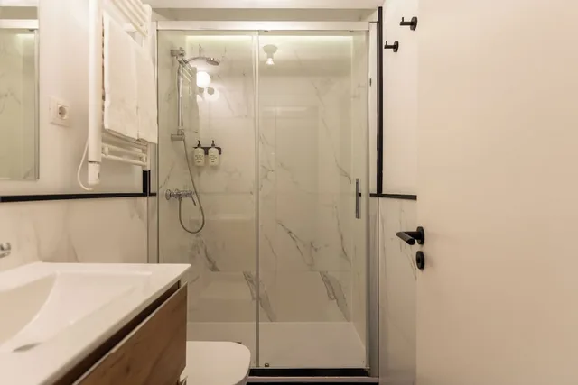 Cozy, Double Bed, UMA Suites Atocha 5/7