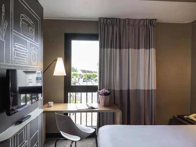 Standard, Double Bed, IBIS SAINT GRATIEN 4/10
