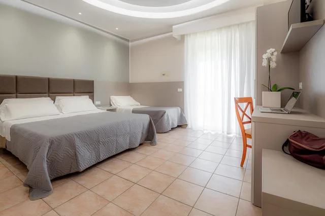 غرفة كلاسيكية ثلاثية، Hotel Adria 3/10
