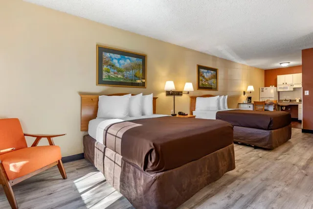 استوديو بسريرين مزدوجين، Suburban Studios Albuquerque Uptown 1/4